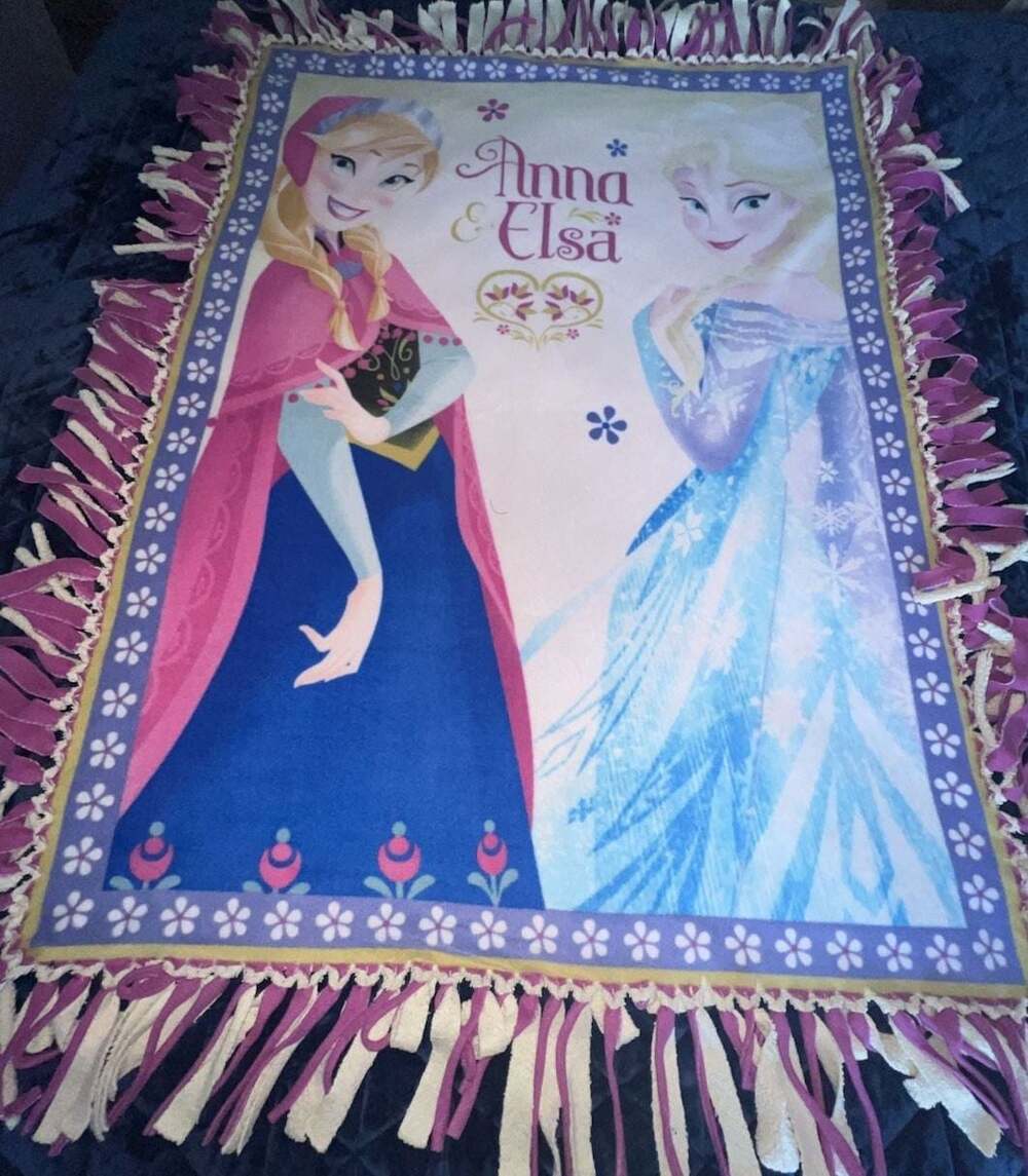 Disney Frozen Anna and Elsa Handmade Fleece Tie-Edge Blanket